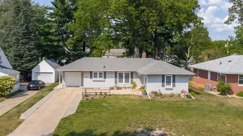 243 Ivanhoe Rd, Waterloo, IA 50701 photo 3