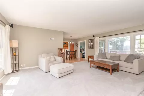 243 Ivanhoe Rd, Waterloo, IA 50701 photo 7