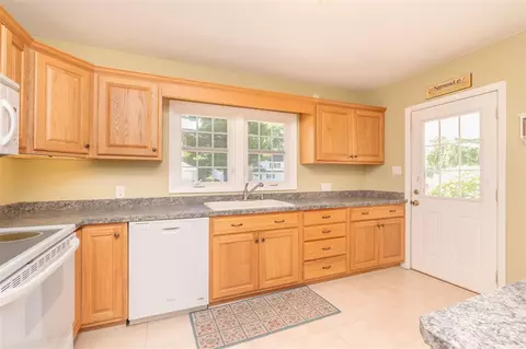 243 Ivanhoe Rd, Waterloo, IA 50701 photo 10