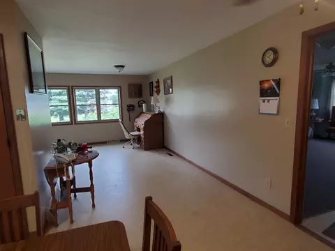12615 Maple St, Eldorado, IA 52175 photo 9