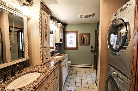 709 E Main St, Decorah, IA 52101 photo 15