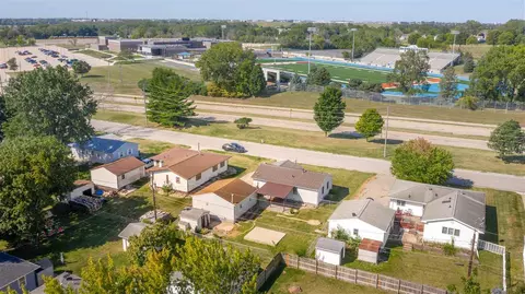 1251 S Hackett Rd, Waterloo, IA 50701 photo 26