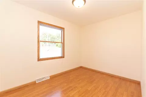 1251 S Hackett Rd, Waterloo, IA 50701 photo 14