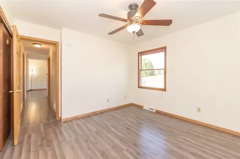 1251 S Hackett Rd, Waterloo, IA 50701 photo 16