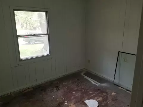 2119 Clearview St, Waterloo, IA 50707 photo 4