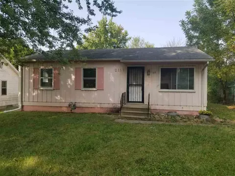 2119 Clearview St, Waterloo, IA 50707 photo 1