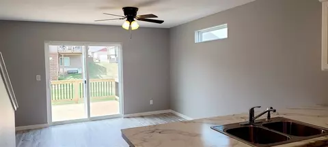 852 Grindstone Cir, Waterloo, IA 50702 photo 4
