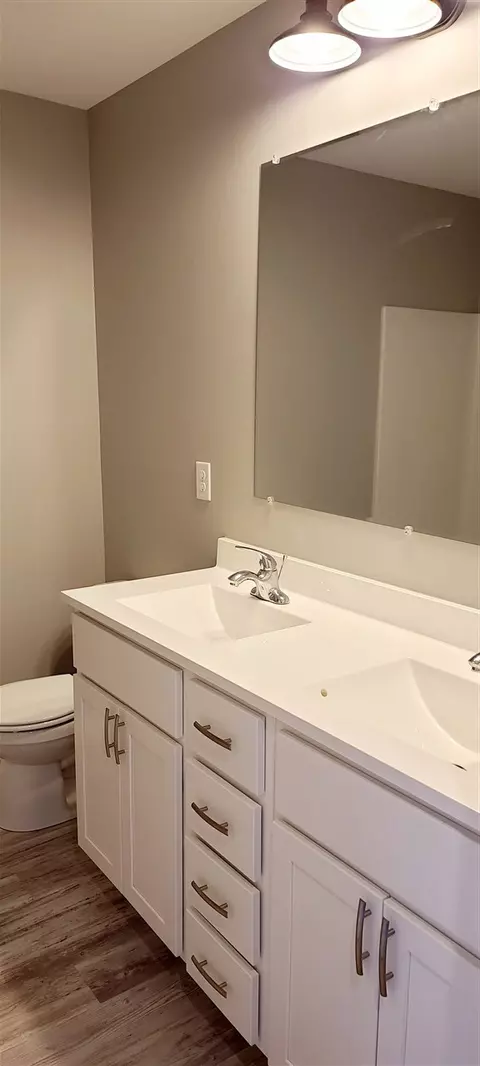 852 Grindstone Cir, Waterloo, IA 50702 photo 6