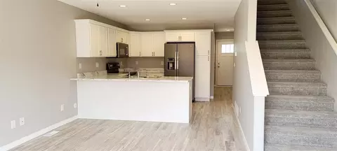852 Grindstone Cir, Waterloo, IA 50702 photo 3