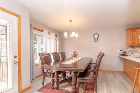 802 Sonya Dr, Waterloo, IA 50702 photo 8