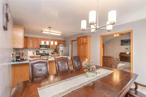 802 Sonya Dr, Waterloo, IA 50702 photo 7