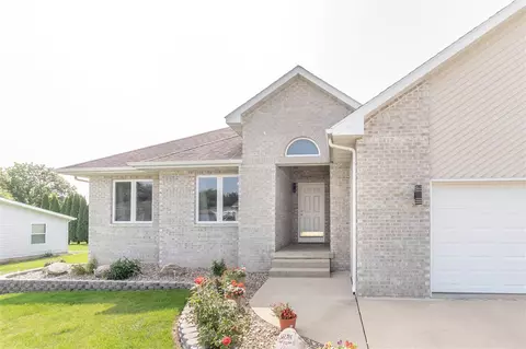 802 Sonya Dr, Waterloo, IA 50702 photo 3