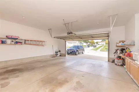 802 Sonya Dr, Waterloo, IA 50702 photo 26