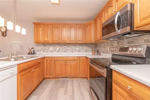 802 Sonya Dr, Waterloo, IA 50702 photo 10