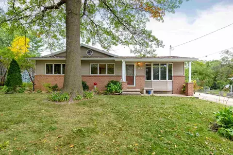 142 Vincent, Waterloo, IA 50701 photo 1