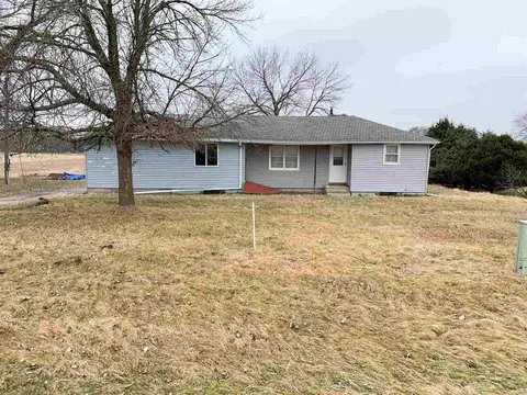 344 Skyview Rd, Waterloo, IA 50707 photo 1