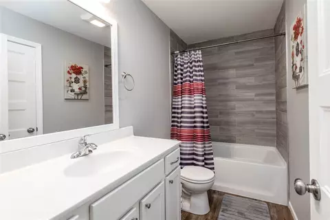 734 Grindstone Cir, Waterloo, IA 50702 photo 12