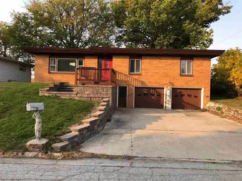 1408 Sunset Dr, Hampton, IA 50441 photo 1