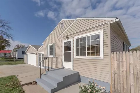 1845 E Ridgeway Ave, Waterloo, IA 50702 photo 3