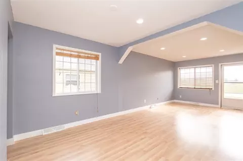 1845 E Ridgeway Ave, Waterloo, IA 50702 photo 6