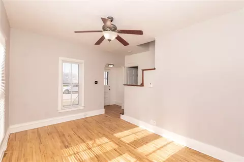 704 Bluff St, Cedar Falls, IA 50613 photo 5