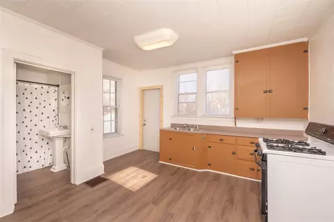 704 Bluff St, Cedar Falls, IA 50613 photo 8