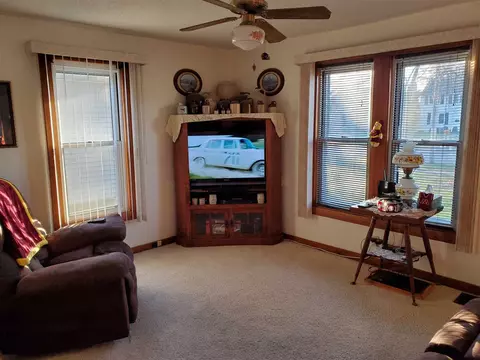 737 E 3rd St, Cresco, IA 52136 photo 8