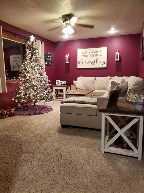 103 Lakeview Dr, Hazleton, IA 50641 photo 5