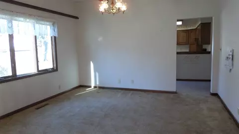 501 4th St, Gladbrook, IA 50635 photo 4