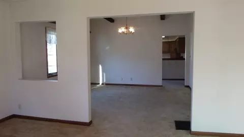 501 4th St, Gladbrook, IA 50635 photo 2