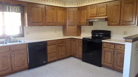 501 4th St, Gladbrook, IA 50635 photo 11