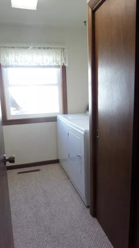 501 4th St, Gladbrook, IA 50635 photo 8