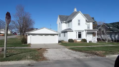 501 4th St, Gladbrook, IA 50635 photo 1