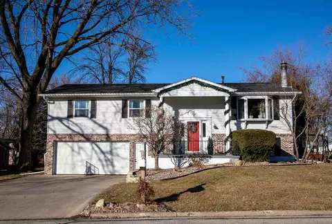 306 Lambeth Rd, Waterloo, IA 50701 photo 2