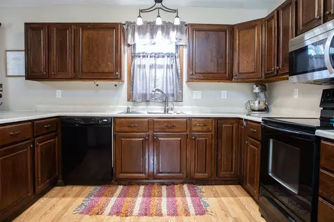 306 Lambeth Rd, Waterloo, IA 50701 photo 10