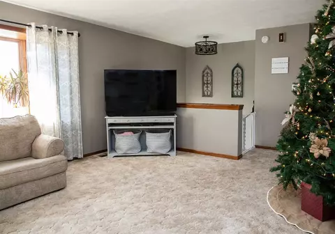 306 Lambeth Rd, Waterloo, IA 50701 photo 14