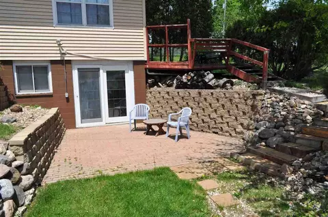 155 Letsch Rd, Waterloo, IA 50701 photo 2