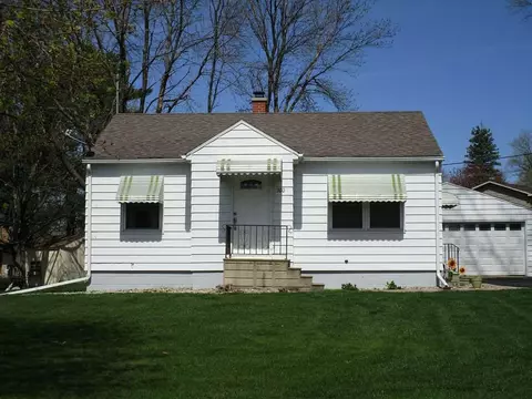 300 Devonshire Dr, Waterloo, IA 50701 photo 1