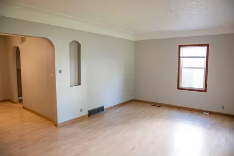 1201 1203 Bertch Ave, Waterloo, IA 50702 photo 2