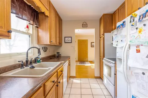 137 Vincent Rd, Waterloo, IA 50701 photo 7