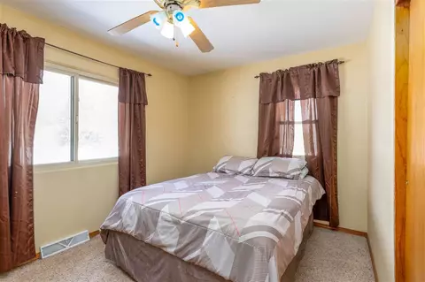 137 Vincent Rd, Waterloo, IA 50701 photo 9