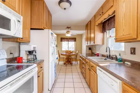 137 Vincent Rd, Waterloo, IA 50701 photo 6