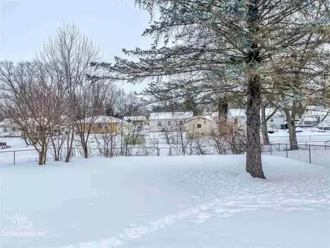 149 Vincent Rd, Waterloo, IA 50701 photo 5