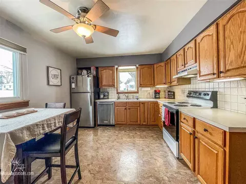 149 Vincent Rd, Waterloo, IA 50701 photo 8