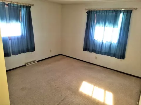 507 Malone Ave, Readlyn, IA 50668 photo 11