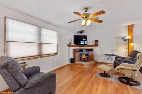 1027 Triangle Dr, Shell Rock, IA 50670 photo 4