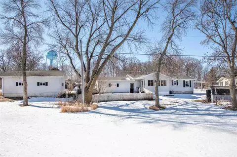 1022 Triangle Dr, Shell Rock, IA 50670 photo 4