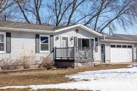1022 Triangle Dr, Shell Rock, IA 50670 photo 1