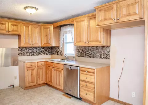 1022 Triangle Dr, Shell Rock, IA 50670 photo 5