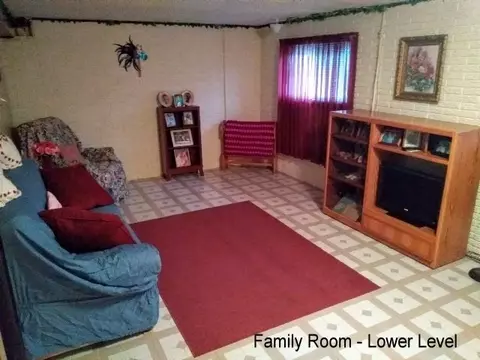 625 S Hackett Rd, Waterloo, IA 50701 photo 15
